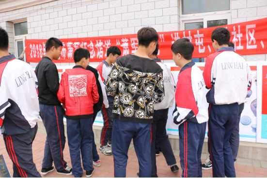 2018年凌海市蕭軍紀念館送“蕭軍文化”進校園活動——送蕭軍文化到凌海市白臺子鎮初級中學